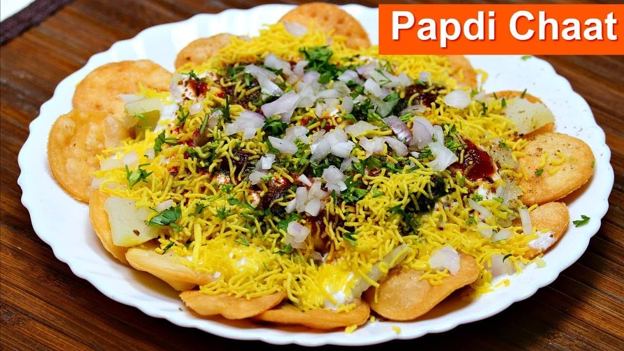 CRISPY TRAILS Special Homemade Chaat Papadi/Namkeen Mathri/Bhalla Papdi/Sev Papdi/Sev Poori Indian Snacks || Crispy Papadi with Soft Bhalla (Pack of 1)