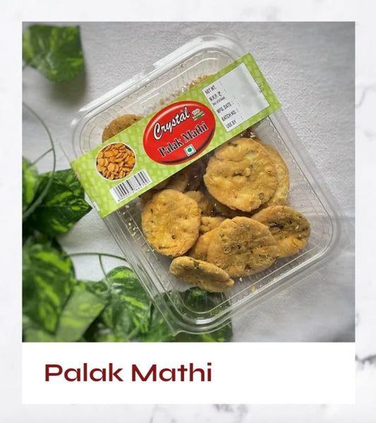 CRISPY TRAILS Namkeen Palak Mathi/Mathari  – Traditional Special Famous Snack for Tea Time – Crispy & Savory Indian Snack – Fresh & Tasty, Perfect for Festive Gifting & Everyday Snacking