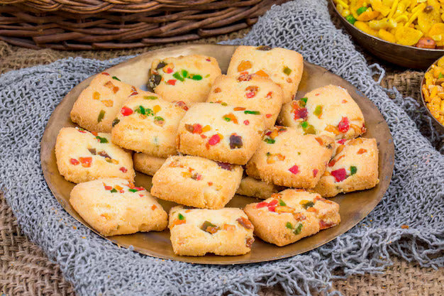 CRISPY TRAILS Delicious Tutti Frutti Crunchy Cookies | Freshly Baked / Packaged Biscuits | Ideal Snack for Tea Time, Kids & Gifting